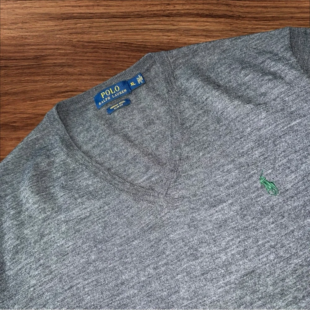EUC Polo Ralph Lauren Merino Wool Slim Fit Men’s XL‎ PULLOVER VNECK Ls Grey